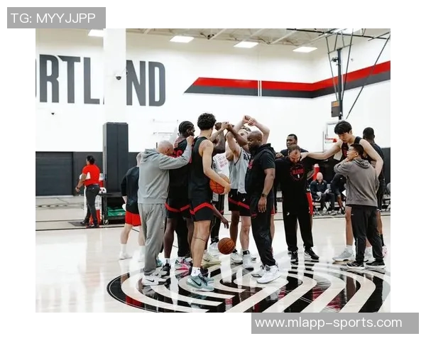 格兰特谈杨瀚森跑位配合能力语言障碍影响沟通效果