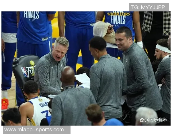 库里回应追梦与科尔争执称会以职业方式妥善处理此事