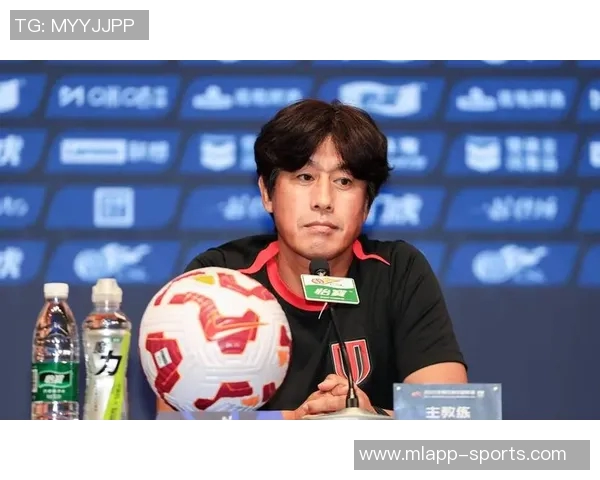 成都蓉城奥地利籍守门员教练汉斯正式加盟北京国安引发球迷热议 成都蓉城奥地利籍守门员教练汉斯正式加盟北京国安引发球迷热议