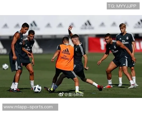 海港队在哈利法国际体育场开启冬季训练首课全力备战新赛季 海港队在哈利法国际体育场开启冬季训练首课全力备战新赛季